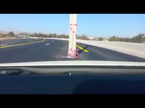 Vidéo. Un poteau électrique oublié au milieu de l’autoroute en Algérie
