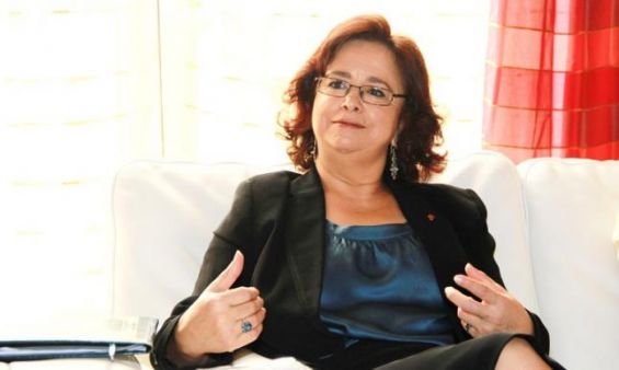 La présidente de la HACA, Latifa Akherbach adore la business class