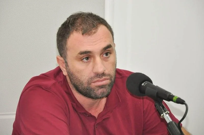 Deux ans après la tentative d’assassinat, la justice française ouvre un procès pour une opération ciblée contre l’opposant algérien Abdou Semmar