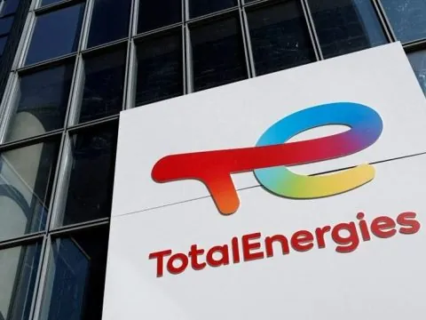 TotalEnergies délocalise ses appels au Maroc : 150 emplois en péril à Liège