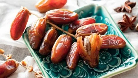 Dattes tunisiennes : le rétablissement des quotas d’importation asphyxie une filière entière