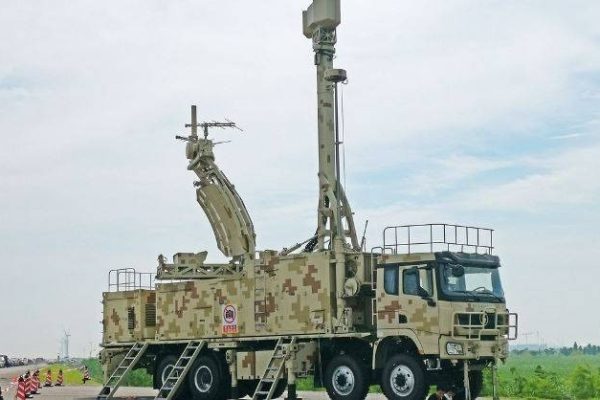 Graves tensions près de Figuig : l’Algérie aurait déployé un système de guerre électronique chinois à 6 km de la frontière marocaine