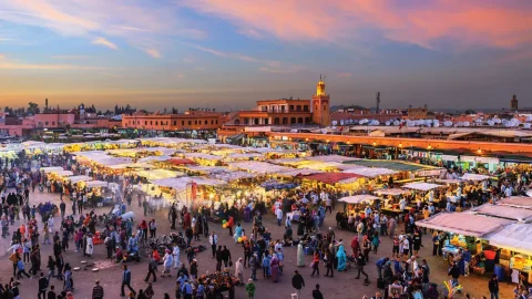 Selon Le Figaro, malgré les prix élevés et la foule les Français continuent de plébisciter Marrakech en hiver
