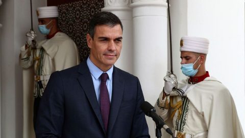 Pedro Sánchez à Alger : la difficile opération de réconciliation après le revirement pro marocain sur le Sahara
