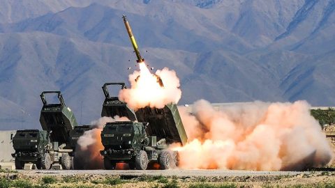 Défense : le Maroc en passe de doter ses HIMARS d&rsquo;une frappe longue portée grâce à Israël